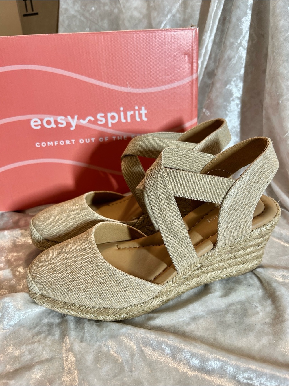 NWT EASY SPIRIT CANVAS GOLD GLITTER FLECKED WEDGE SANDALS 6.5
